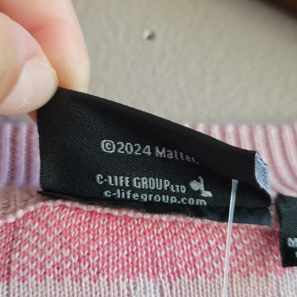 Brand New Pink BARBIE Logo Women's Sweater Top Size Medium 2024 Mattel - Picture 7 of 11